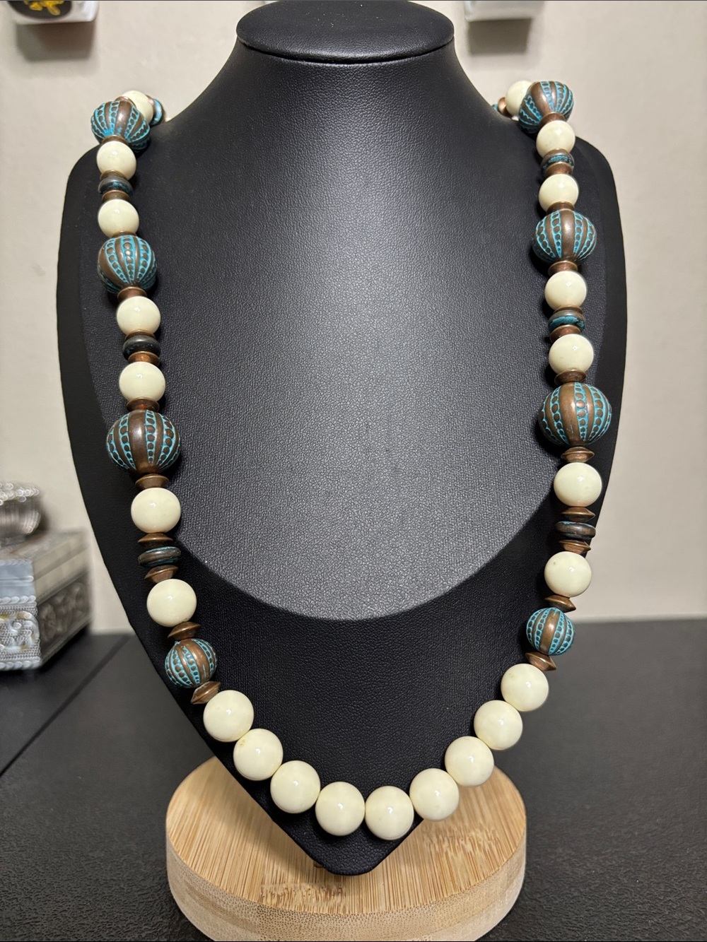 Vintage Handcrafted Acrylic Cream & Turquoise Bead Necklace